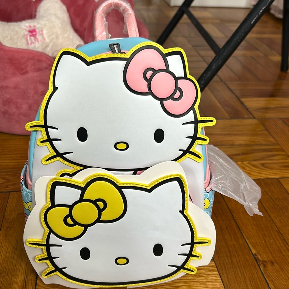 Limited edition lounge fly hello kitty mini backpack
